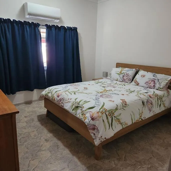 Simply Coastal Villa Kurrimine Beach Holiday home